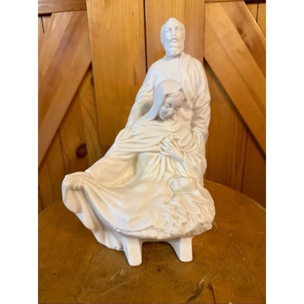 Vintage Editions in Porcelain Holy Family Nativity 1 pc Signed (6775)